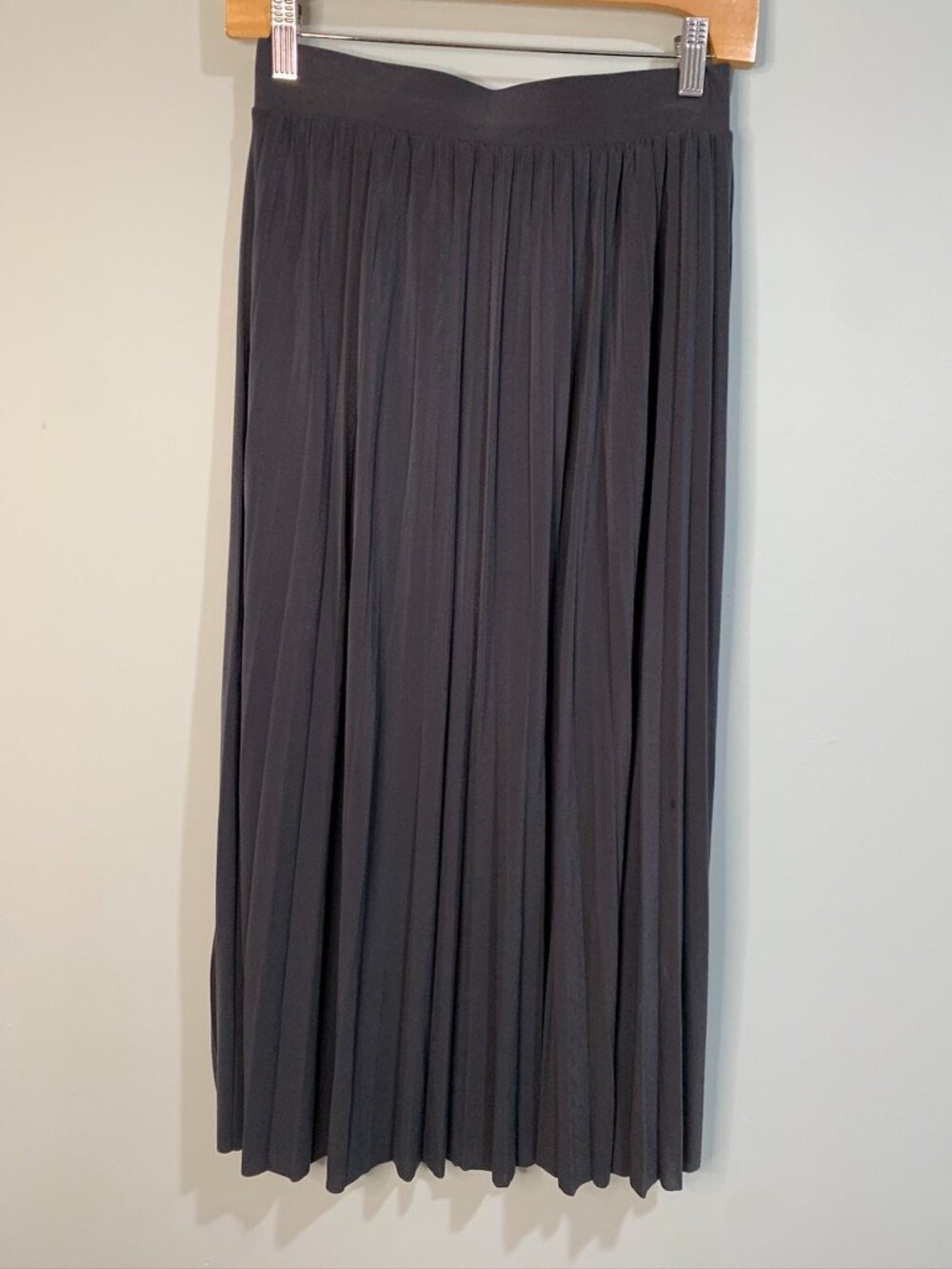 New Mix Navy Pleated Midi Skirt Size Large Elastic Waist Flowy Minimalist